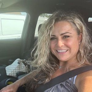 Meet your Posher, Carrie